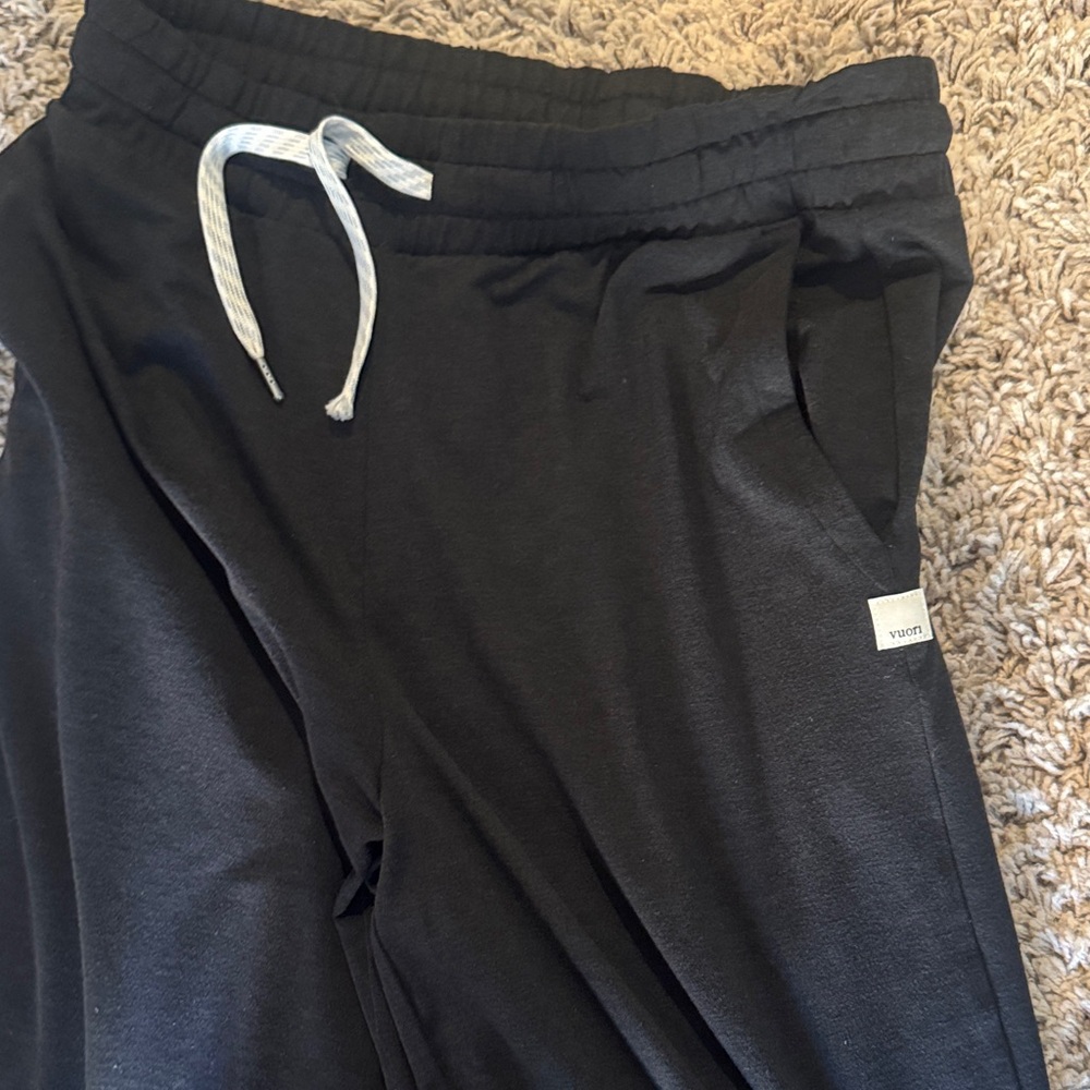 Vuori Halo Essential Wideleg Pant - Picture 2 of 4